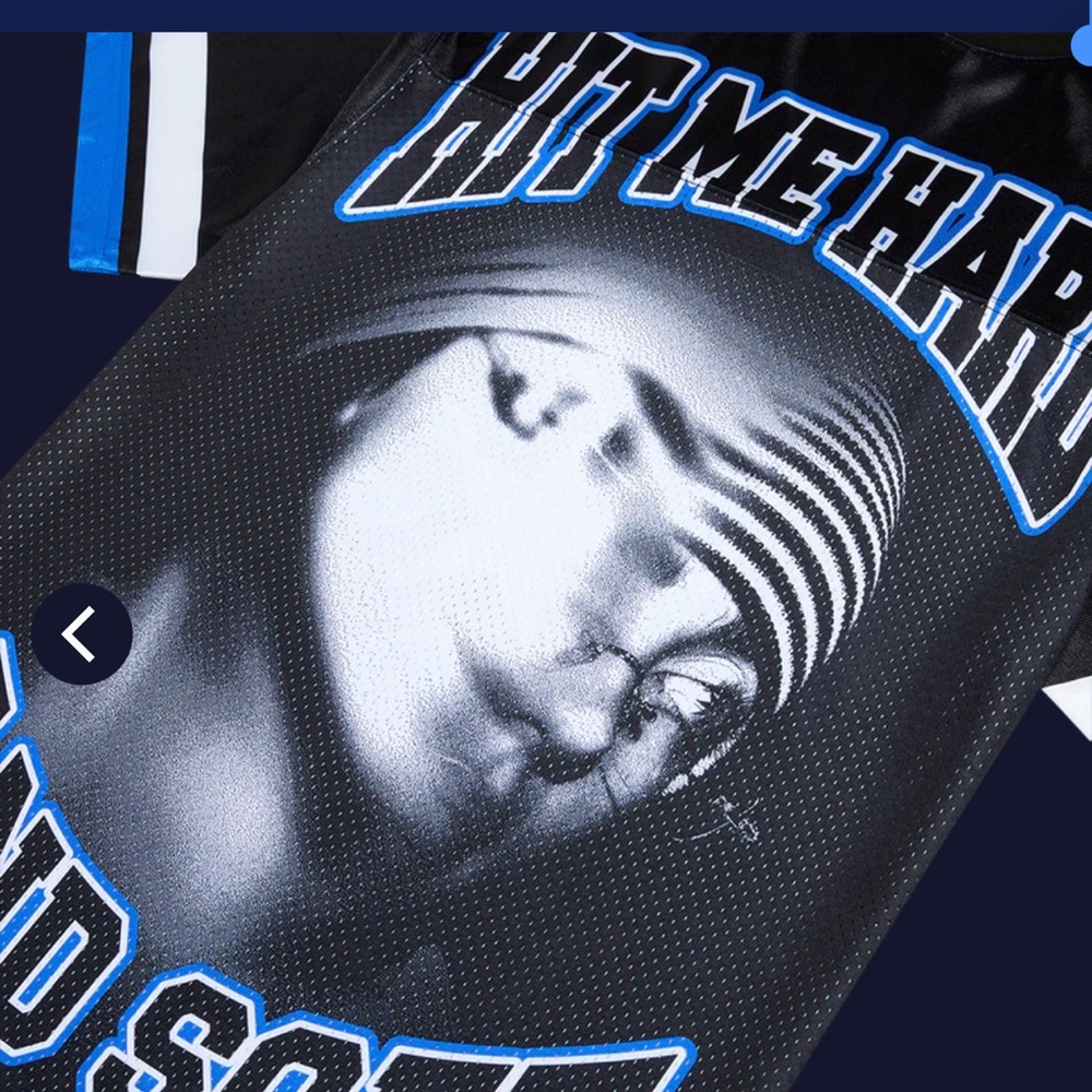 Billie Eilish Be Blue Hit Me Hard and Soft: The Tour Black Jersey Size Small - Picture 3 of 11
